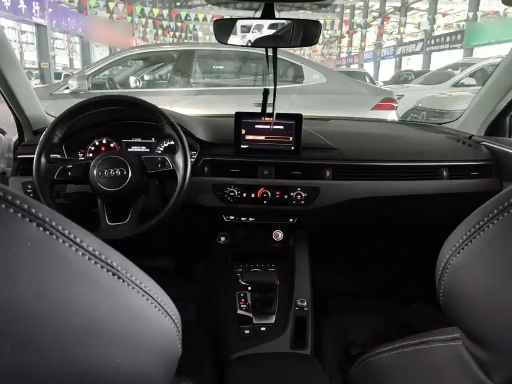 Audi A4L 2017 — фото 10