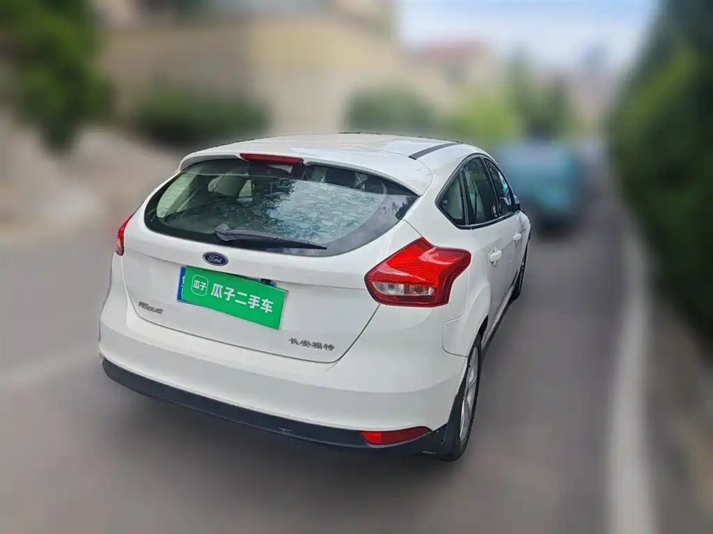Ford Focus 2015 — фото 6