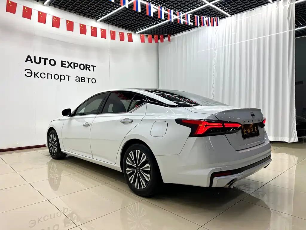 Nissan Teana 2023