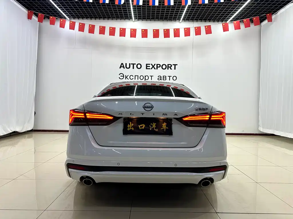 Nissan Teana 2023