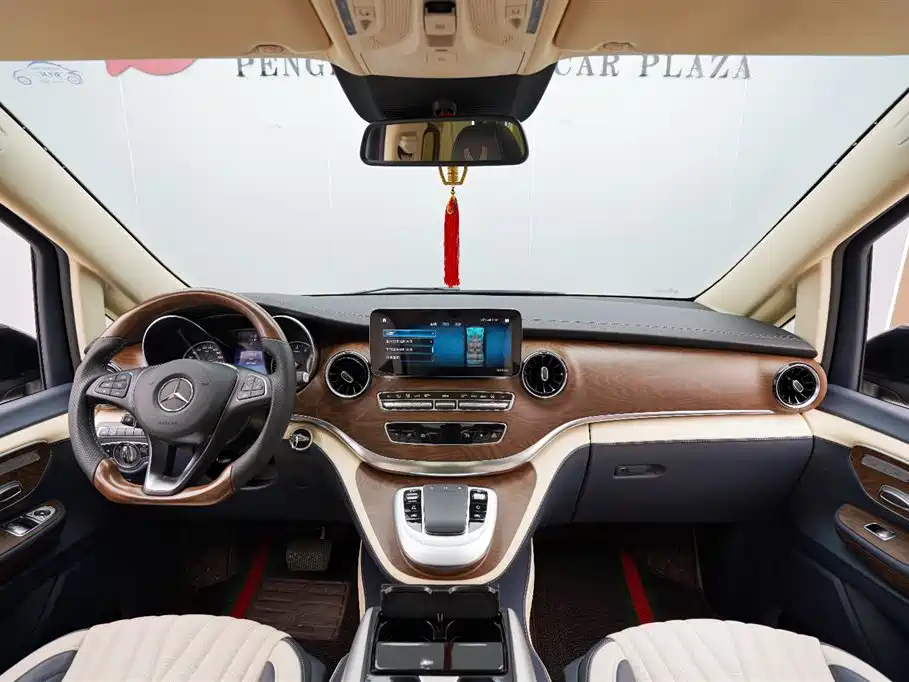 Mercedes-Benz V-Class 2023 — фото 14