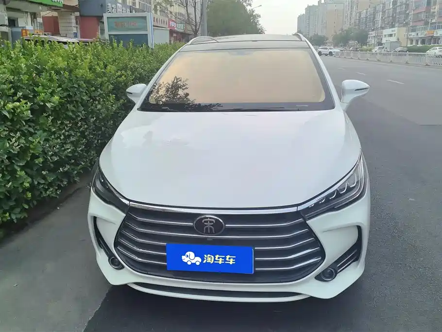 BYD MAX 2018