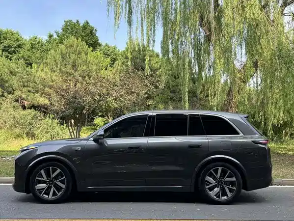 Li Auto L8 2023