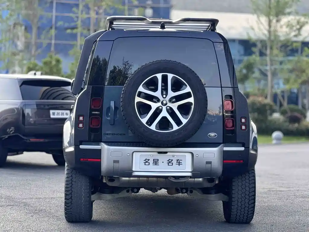 Land Rover Defender 2021 — фото 11