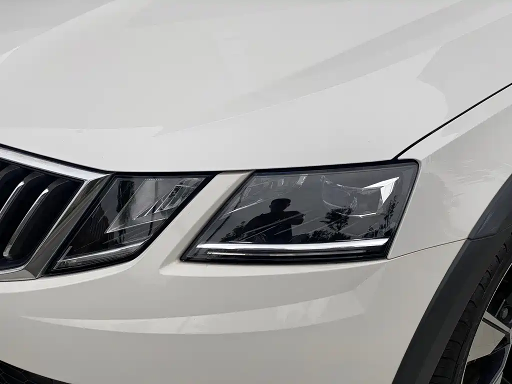Skoda Octavia 2020 — фото 10