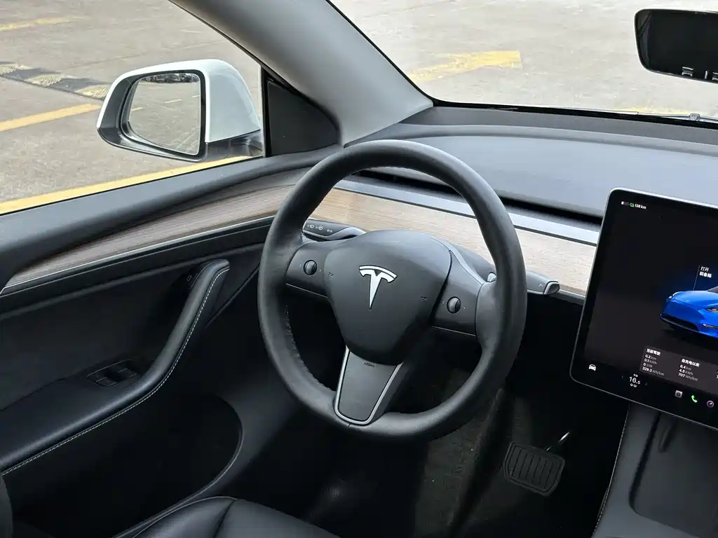 Tesla Model Y 2022 — фото 16