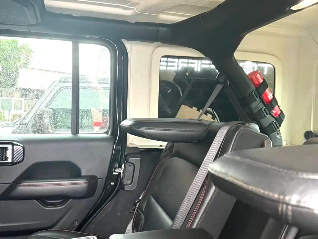 Jeep Wrangler 2019 — фото 11