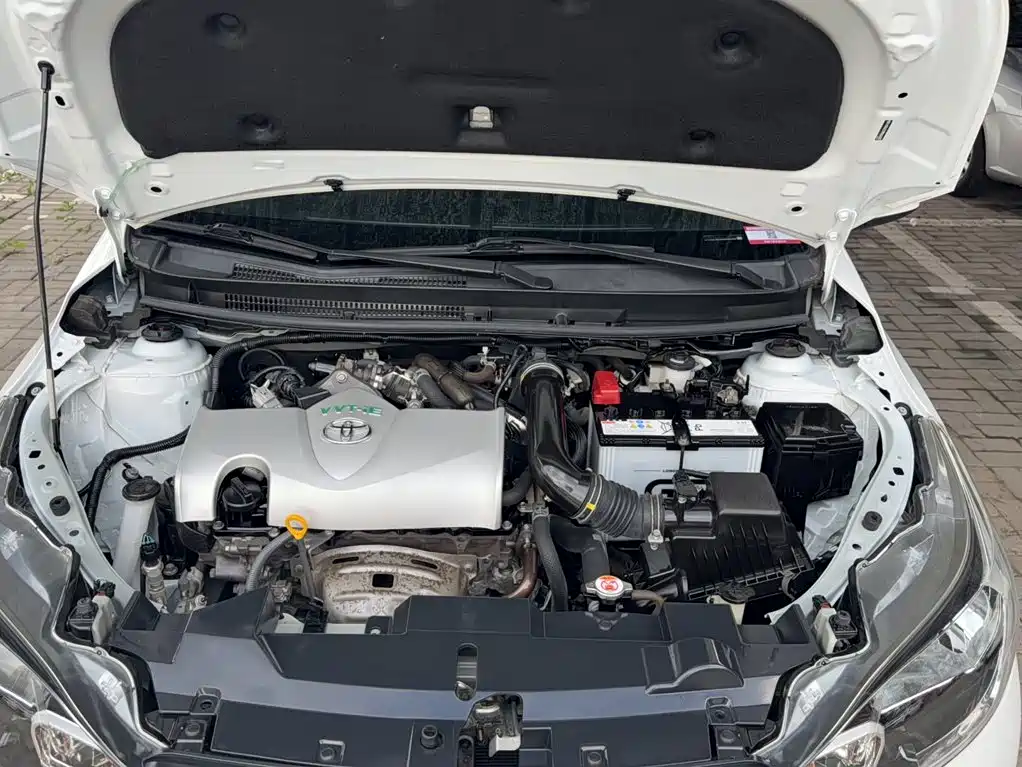 Toyota Yaris L 2019 — фото 10