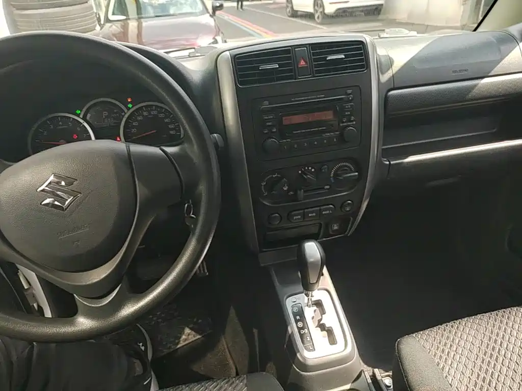 Suzuki Jimny 2018 — фото 13