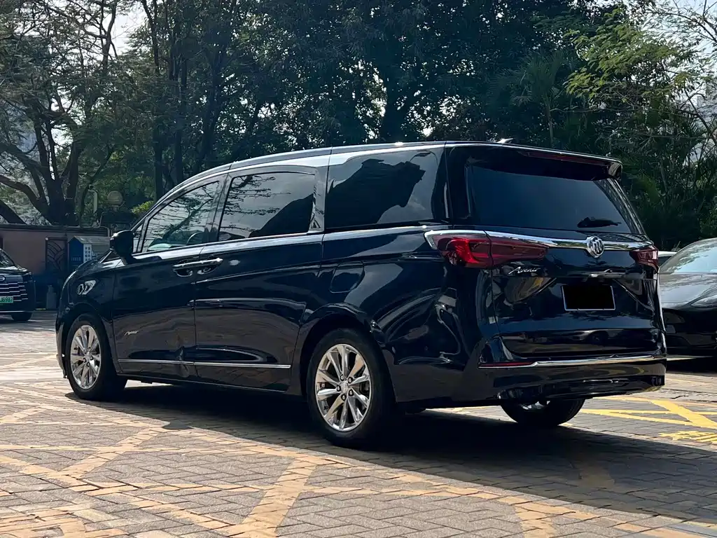 Buick GL8 2021 — фото 24