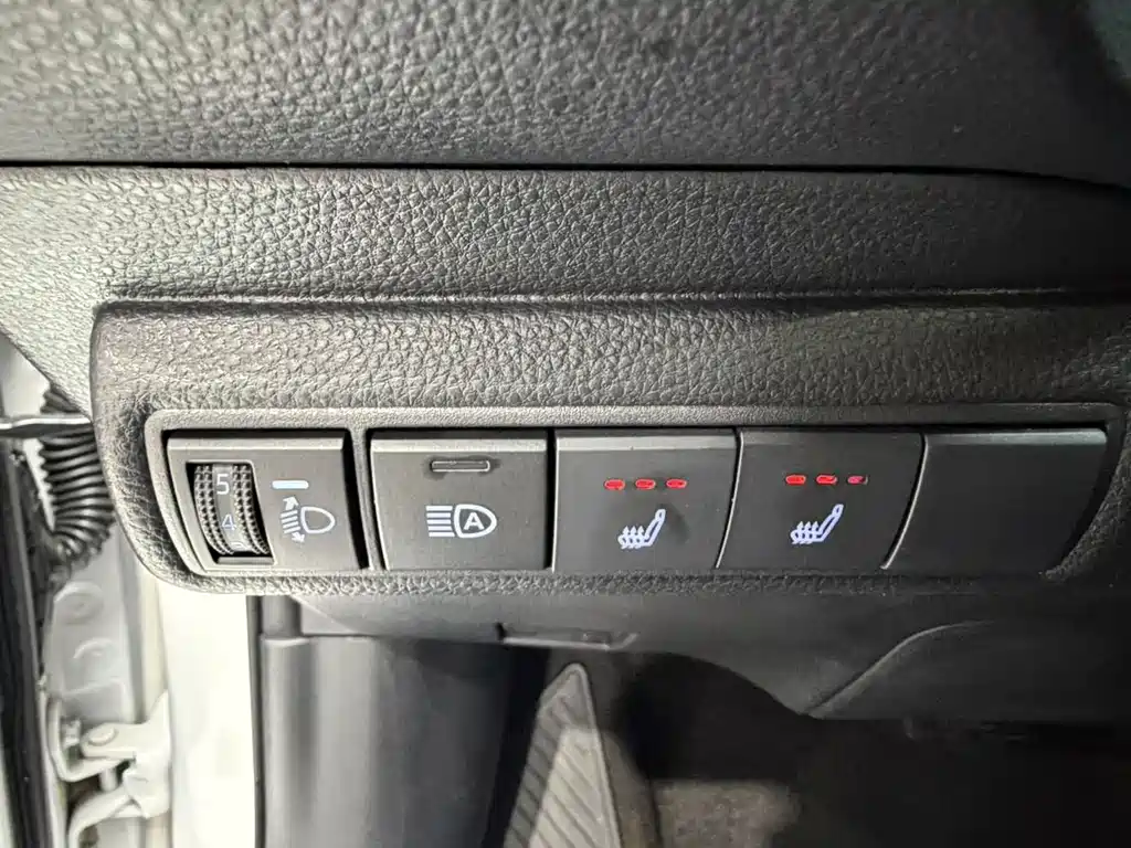 Toyota Corolla 2023 — фото 17