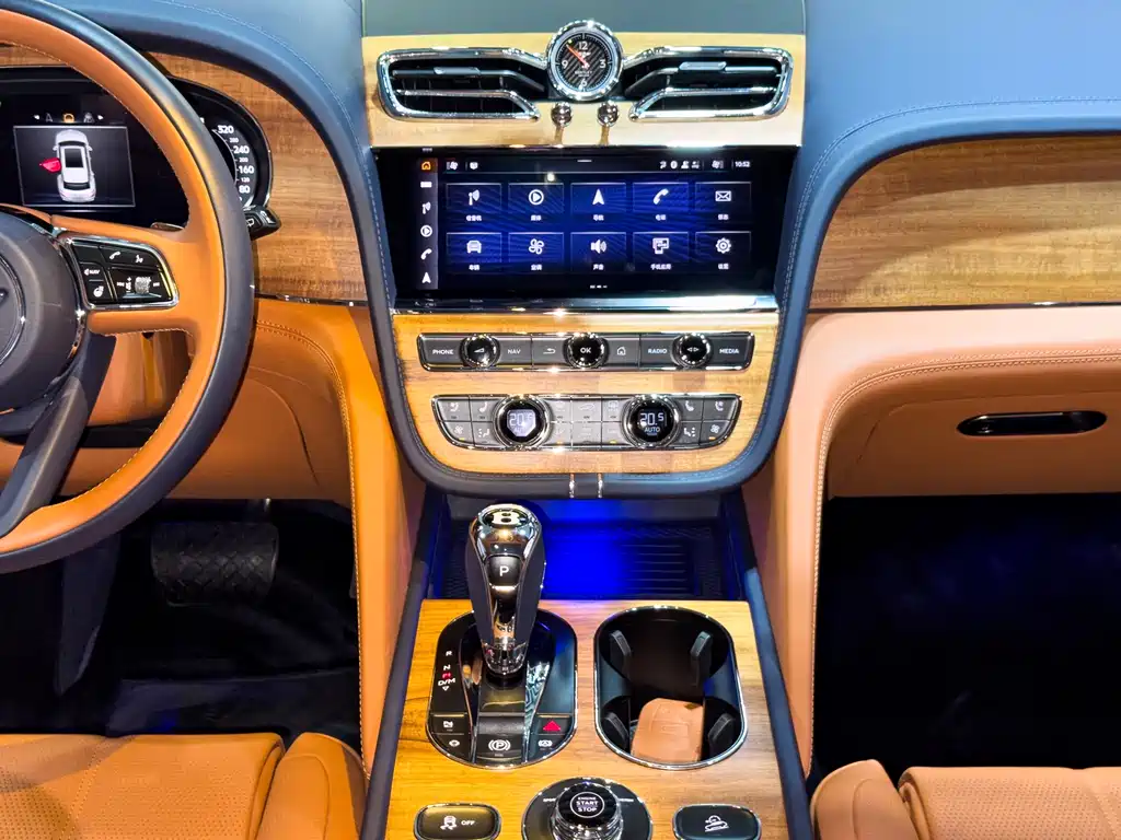 Bentley Bentayga 2025 — фото 19