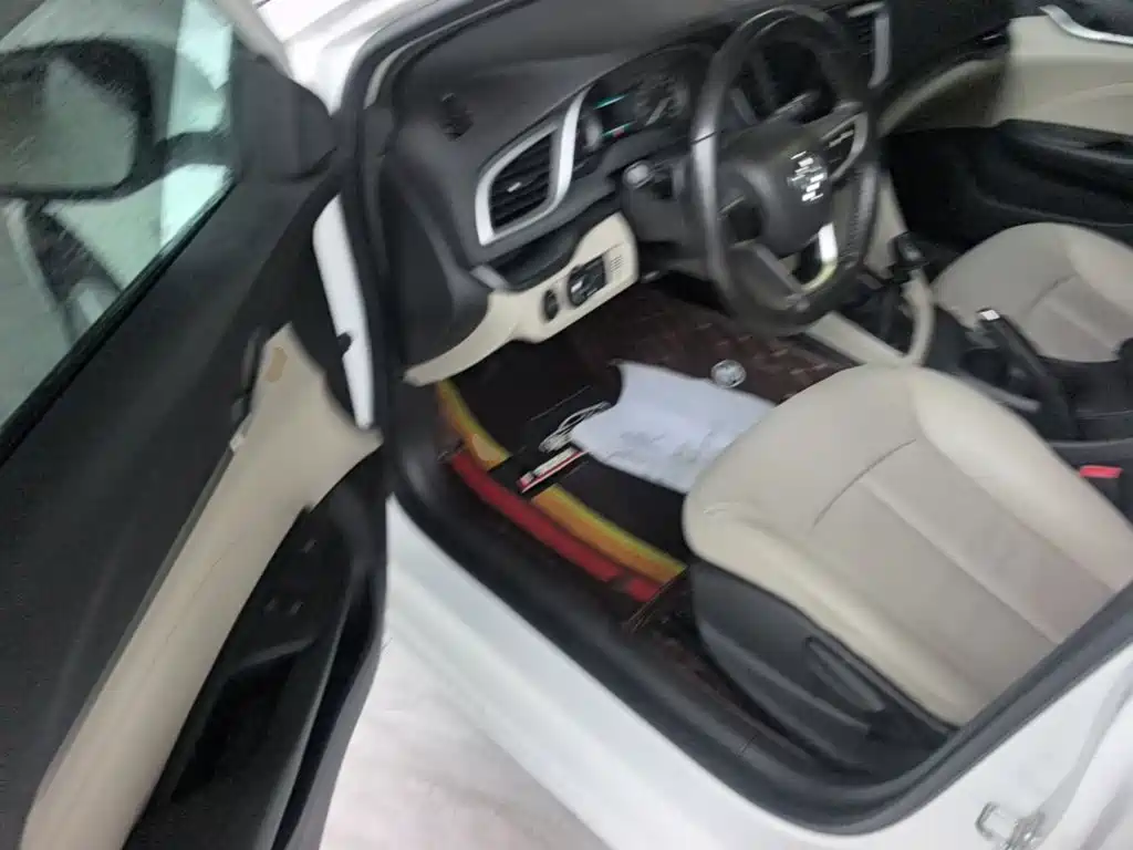 Buick Excelle 2018 — фото 16