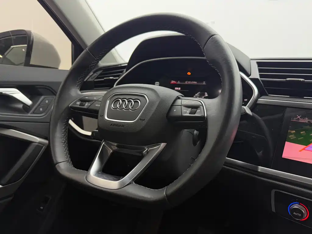Audi Q3 2022 — фото 13
