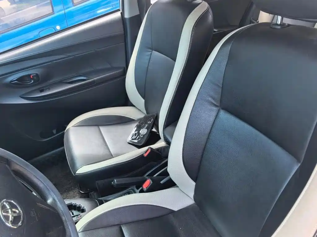 Toyota Yaris L 2021 — фото 14