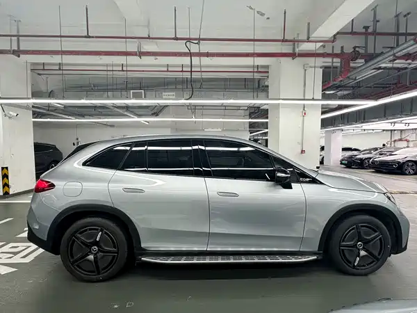 Mercedes-Benz EQE SUV 2023