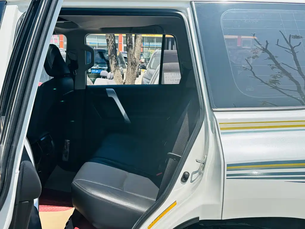 Toyota Prado 2017 — фото 15