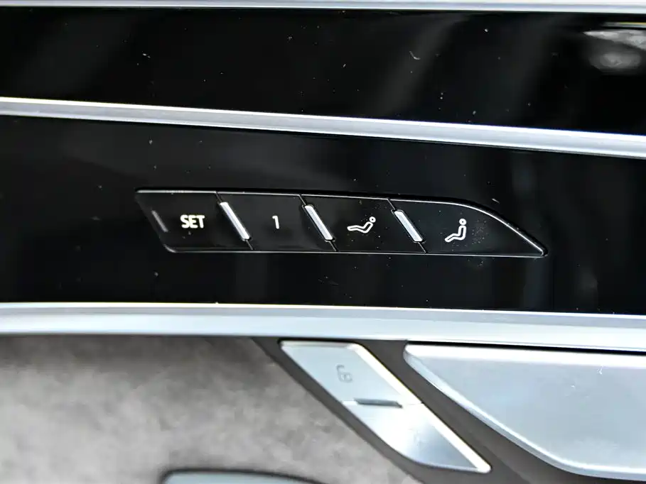 Audi A8 New Energy 2022 — фото 28