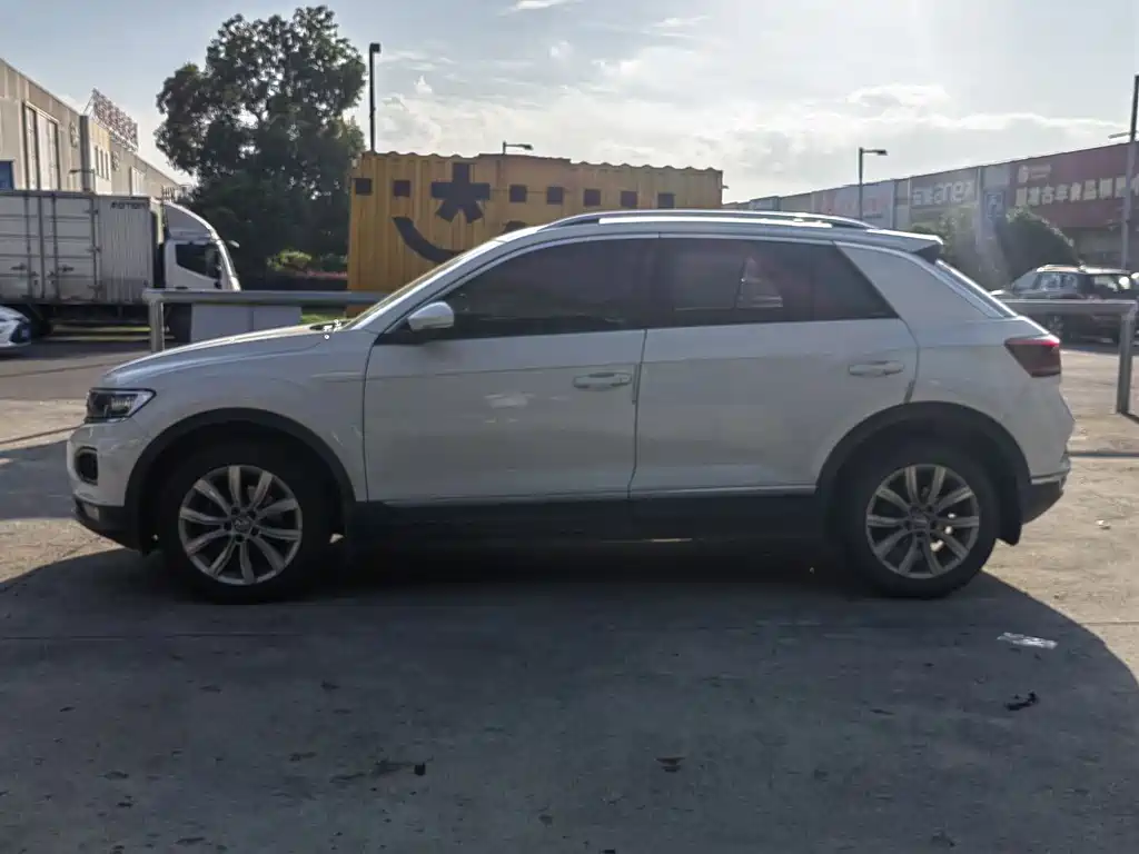 Volkswagen T-Roc 2020 — фото 12