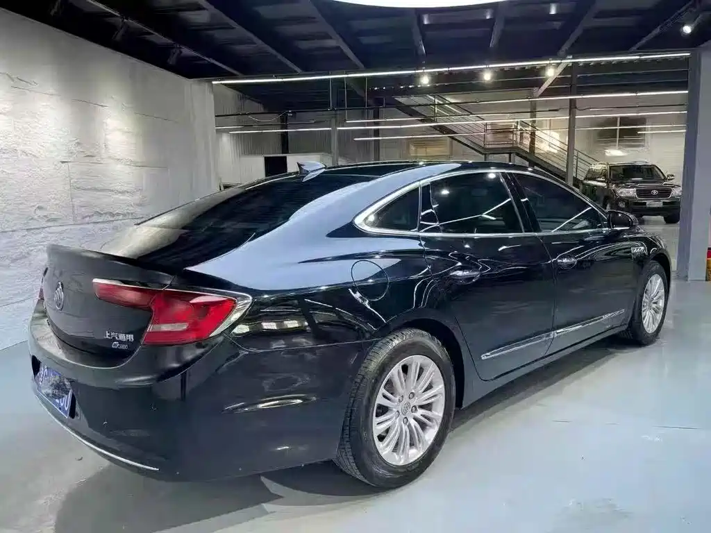 Buick LaCrosse 2017 — фото 9