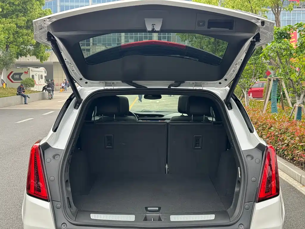 Cadillac XT5 2022 — фото 11