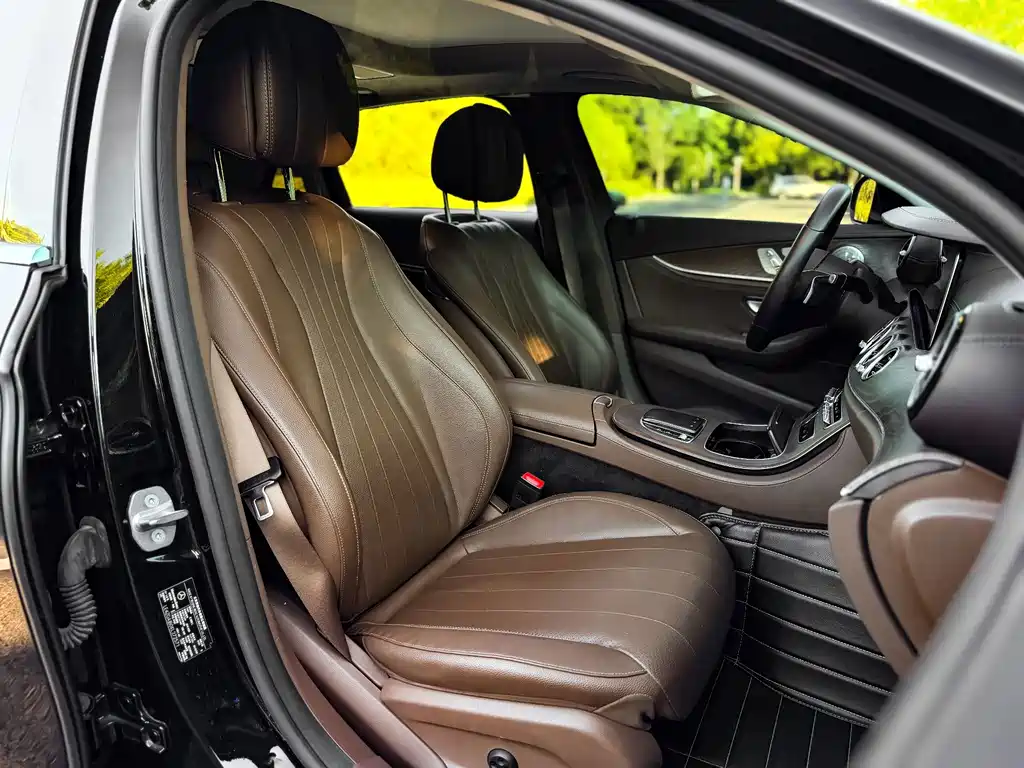 Mercedes-Benz E-Class 2018 — фото 13