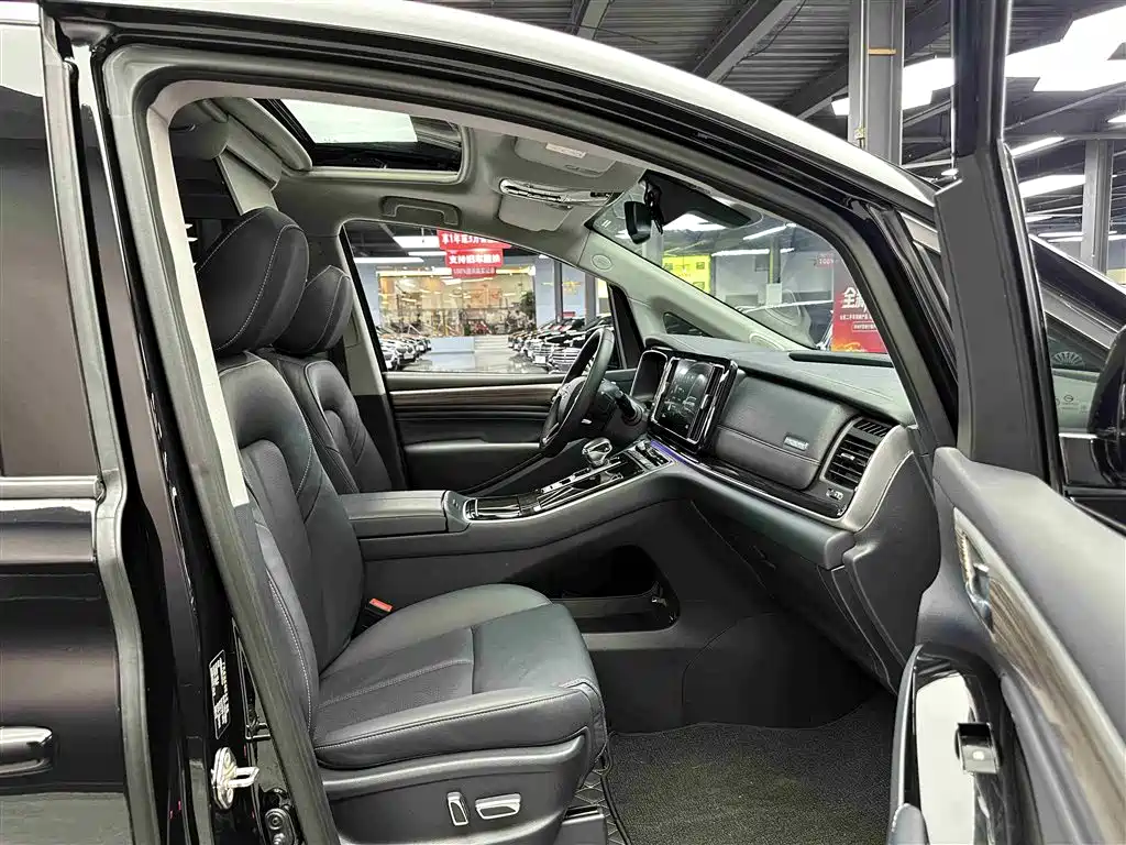 GAC Motor Trumpchi M8 2022 — фото 4