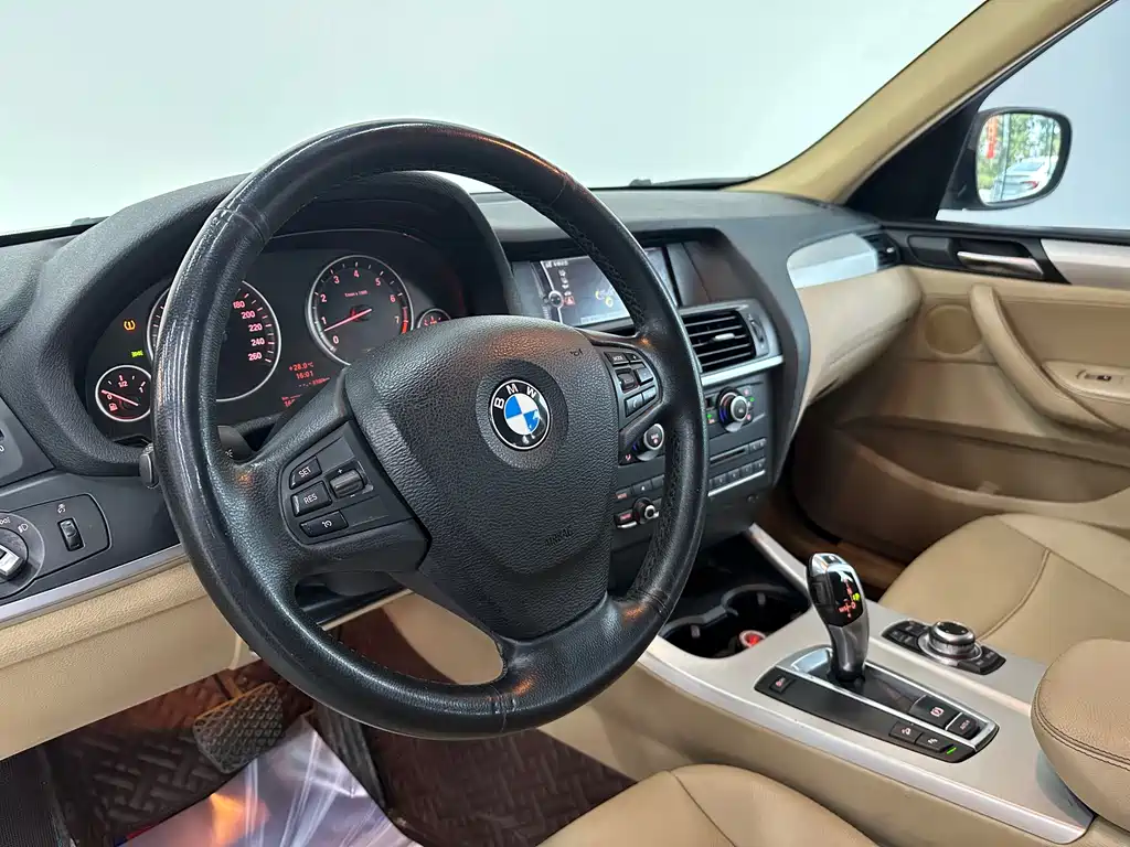 BMW X3 2012 — фото 15