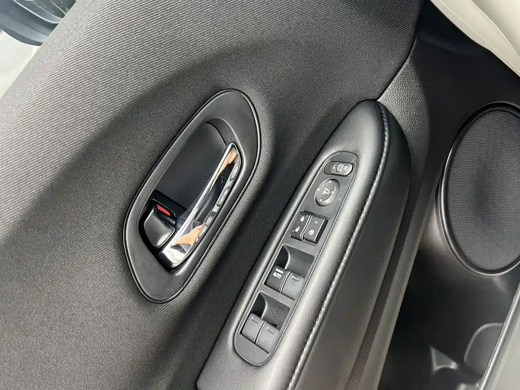 Honda Vezel 2022 — фото 15