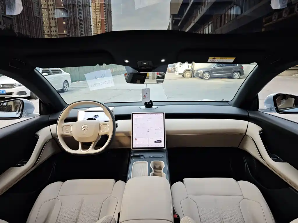 NIO ET5 2025
