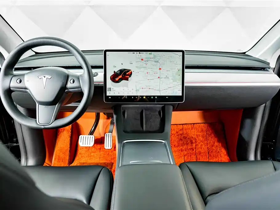 Tesla Model Y 2025 — фото 13