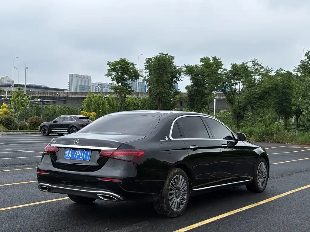 Mercedes-Benz E-Class 2023 — фото 4