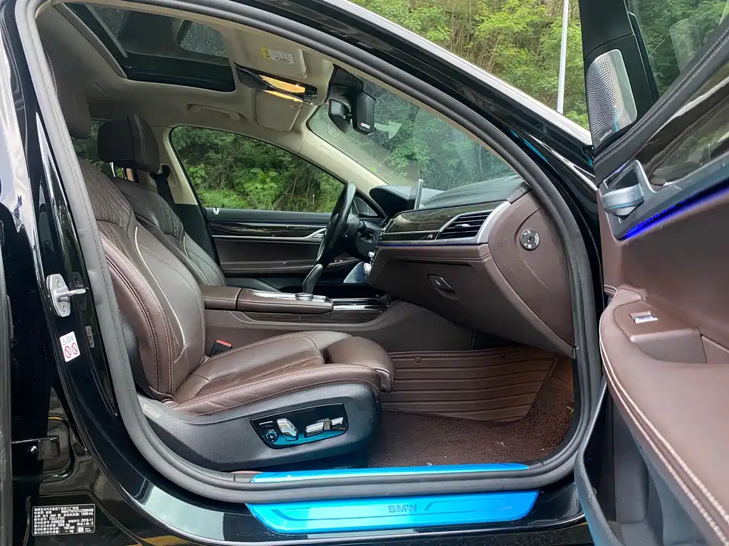 BMW 7 Series 2020 — фото 13