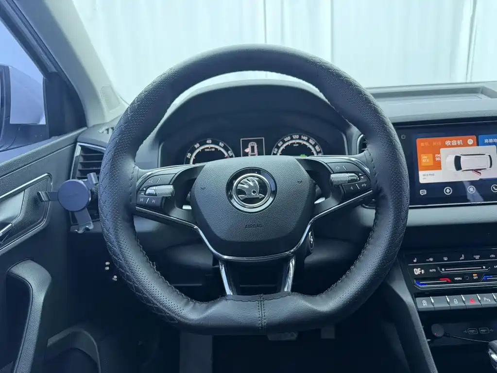 Skoda Karoq 2022 — фото 13