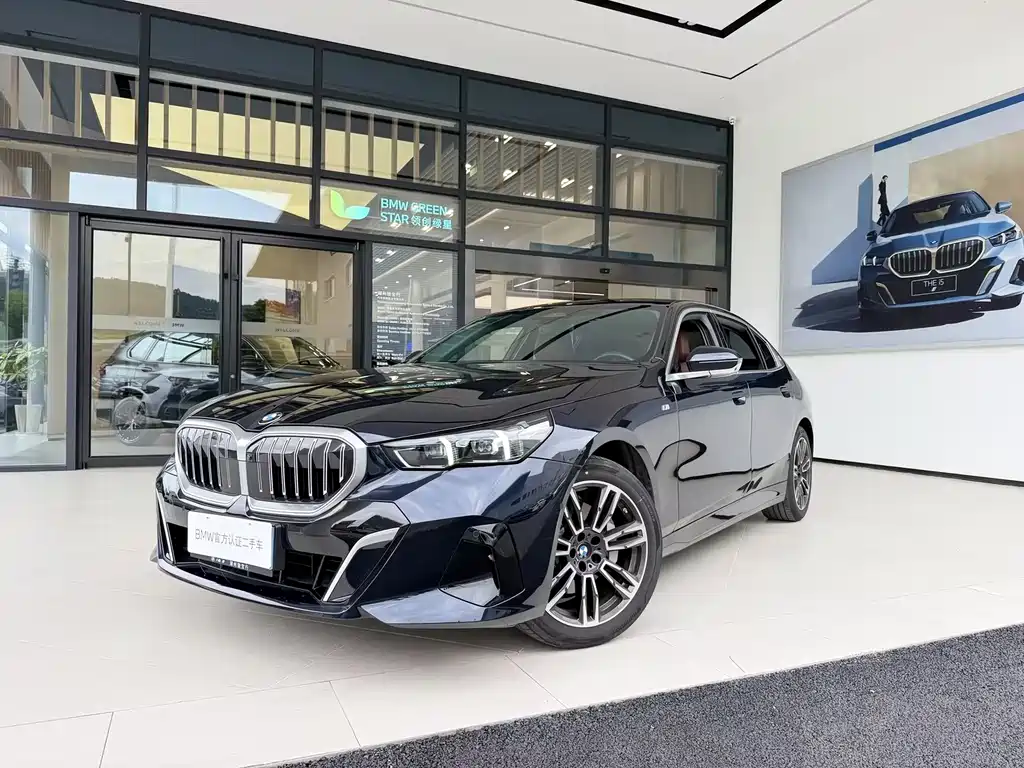 BMW 5 Series 2024 — фото 1