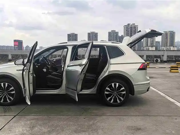 Volkswagen Tiguan L 2022 — фото 6