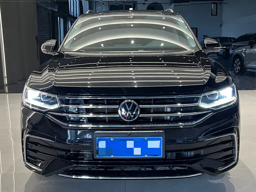 Volkswagen Tiguan L 2023 — фото 2
