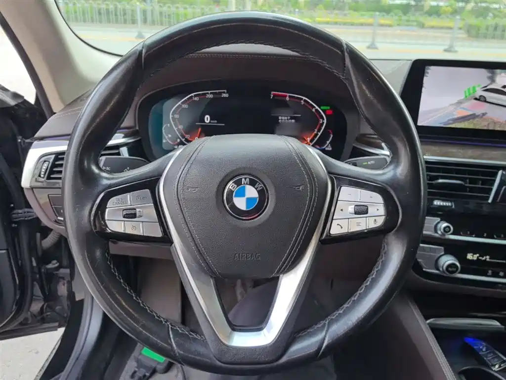 BMW 5 Series 2020 — фото 11