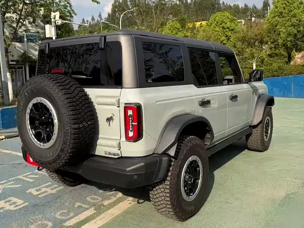 Ford Bronco 2024