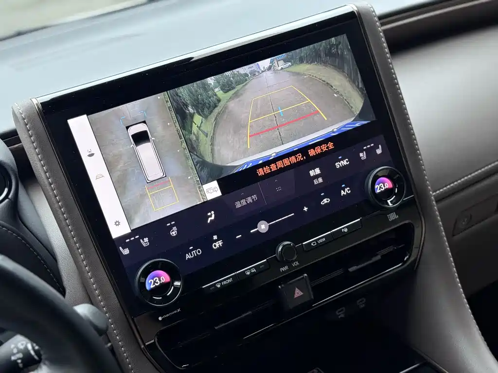 Toyota Vellfire 2025 — фото 13