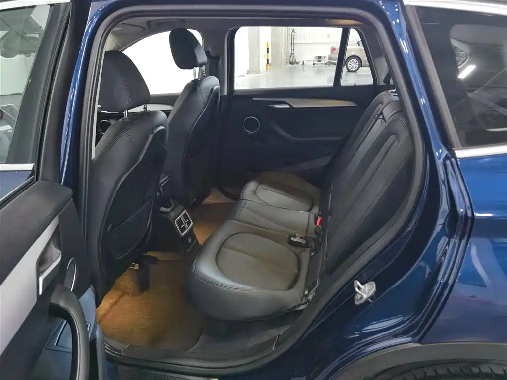 BMW X1 2018 — фото 15