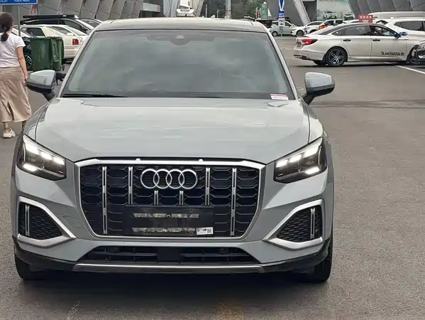 Audi Q2L 2023