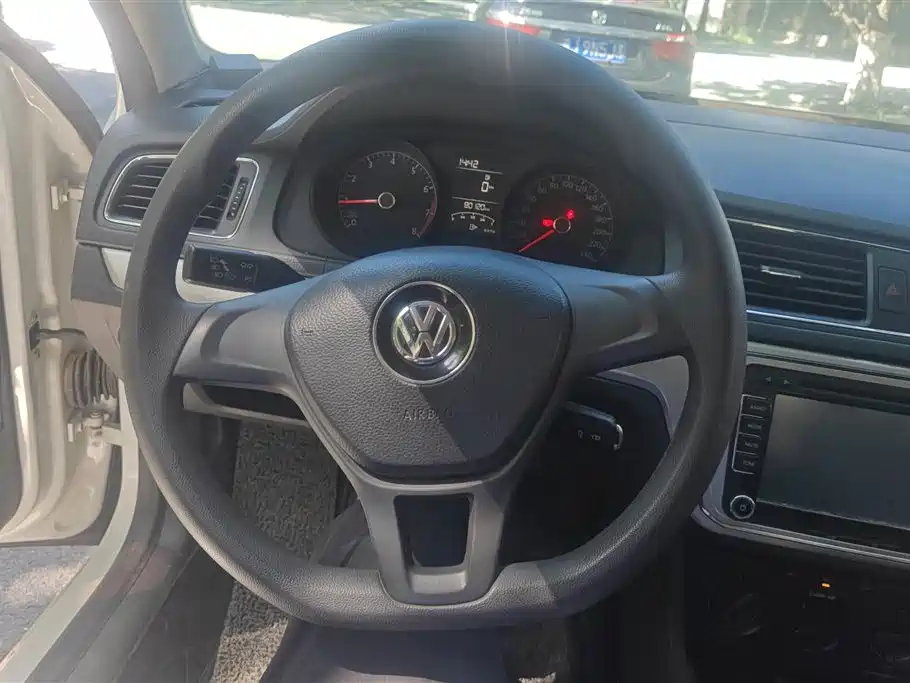 Volkswagen Lavida 2015 — фото 15