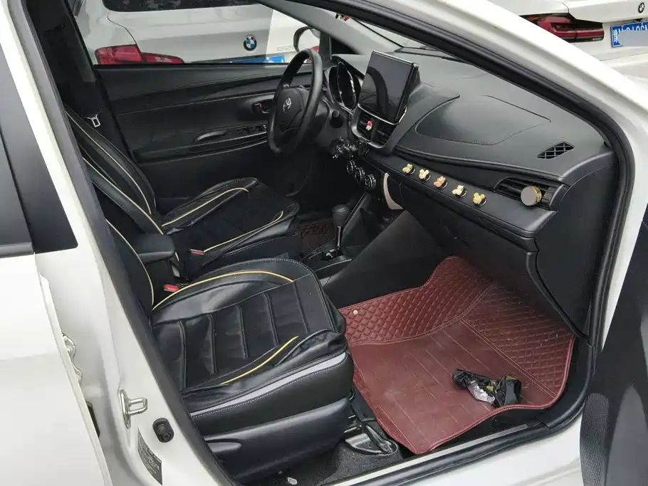 Toyota Yaris L 2020 — фото 8
