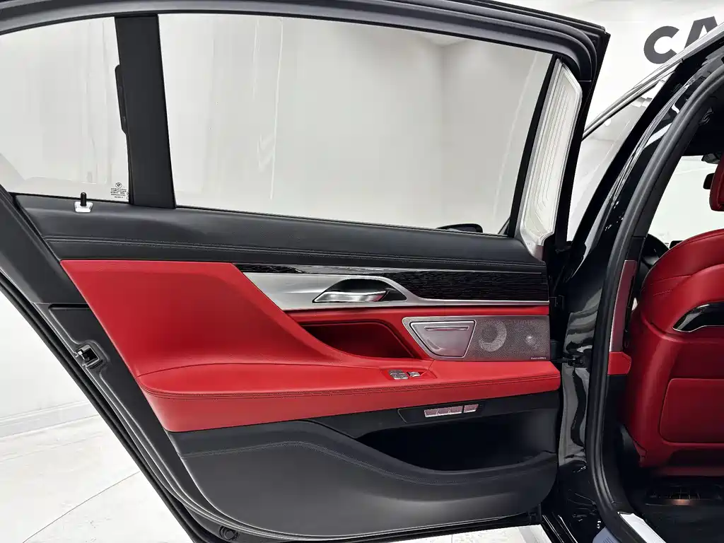 BMW 7 Series 2020 — фото 17