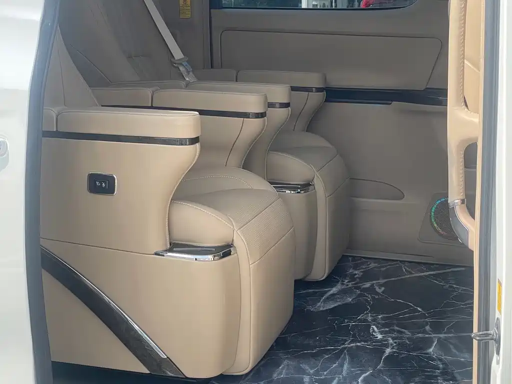 Toyota Alphard 2012 — фото 9