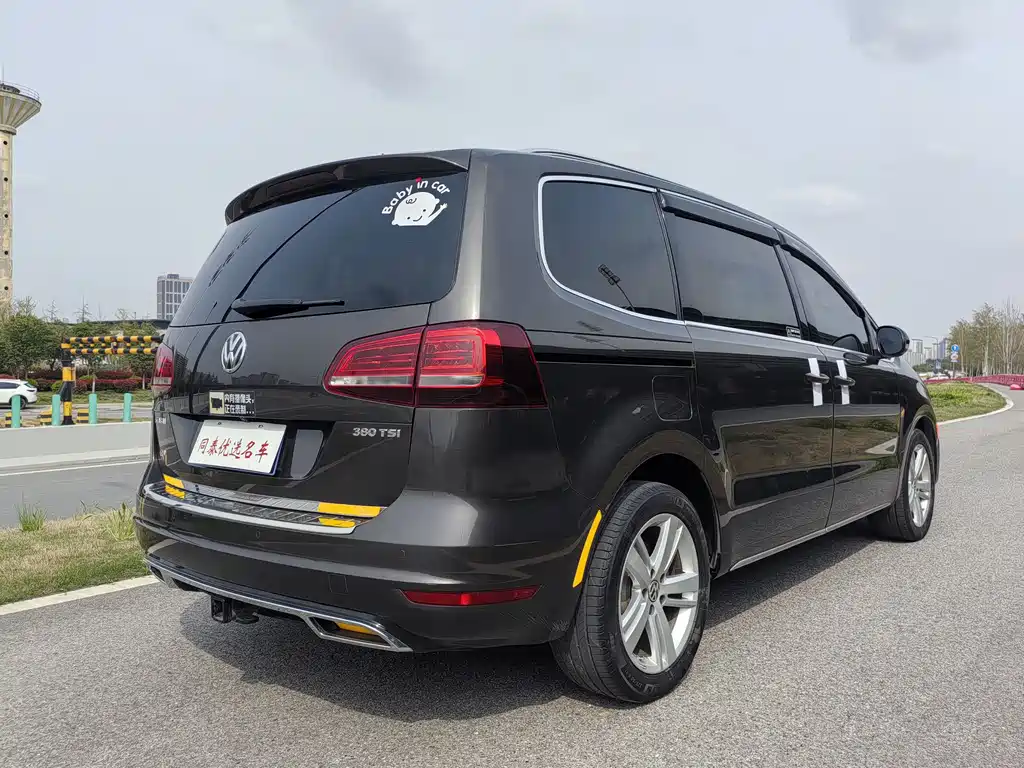 Volkswagen Sharan 2017 — фото 21
