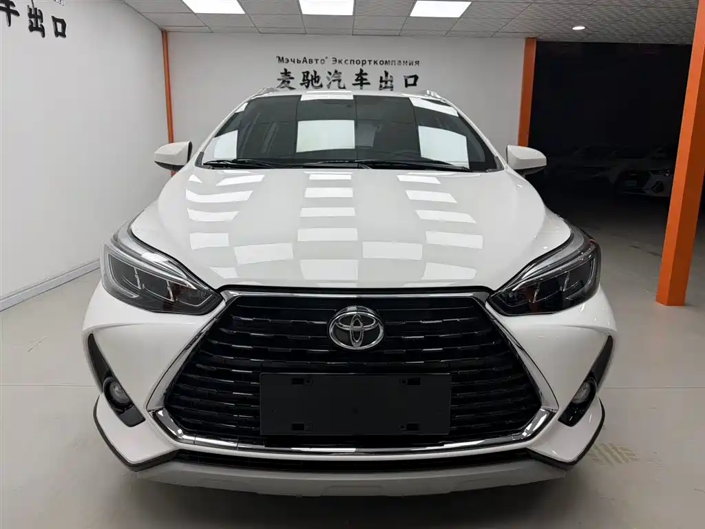 Toyota Yaris L 2022 — фото 2
