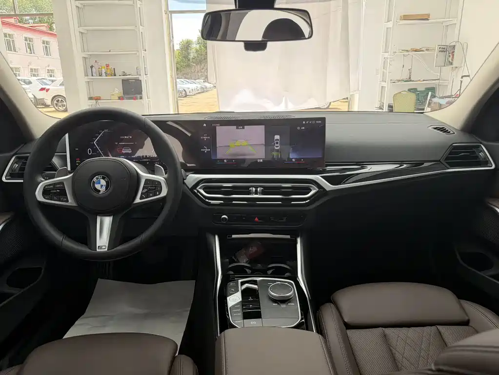 BMW 3 Series 2023 — фото 15