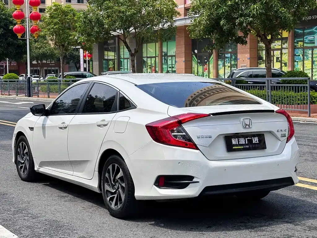 Honda Civic 2019 — фото 9